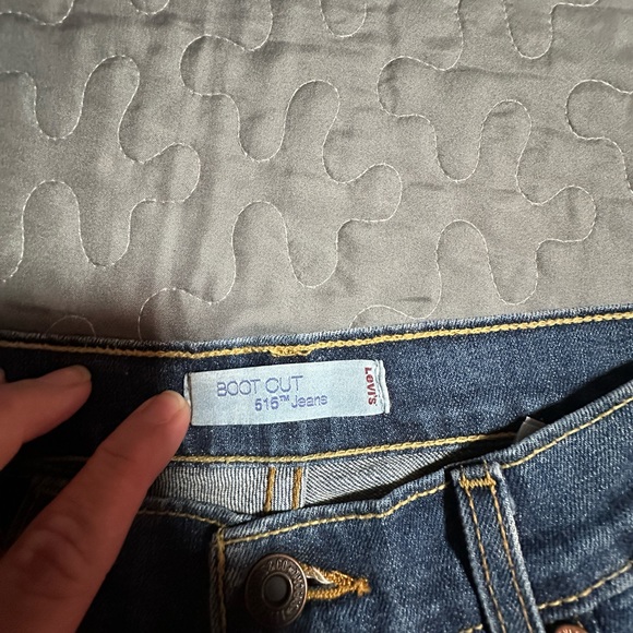 Woman’s Levi’s size 6M - Picture 3 of 6